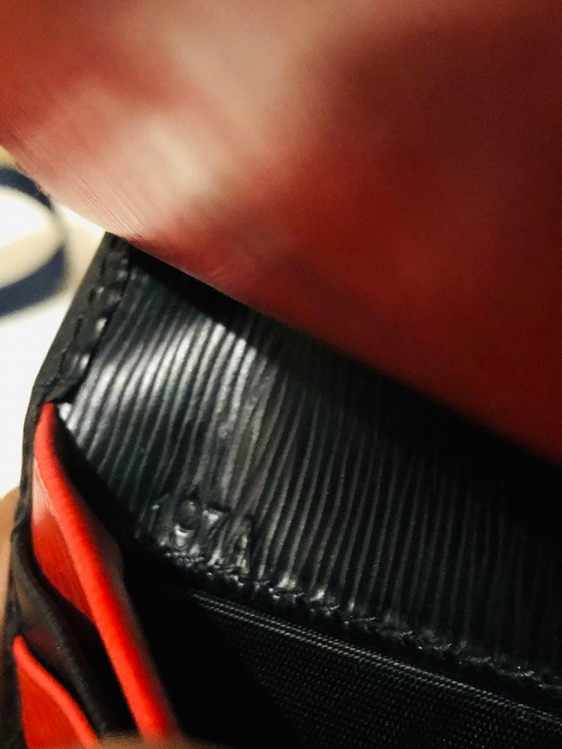 PRADA二つ折り財布 (ICチップ(RFID)搭載)