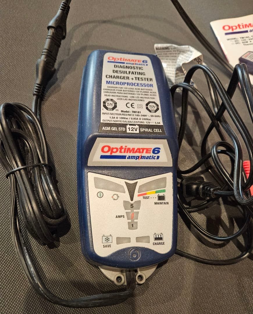 Optimate 6 バッテリー充電器 12V 5A