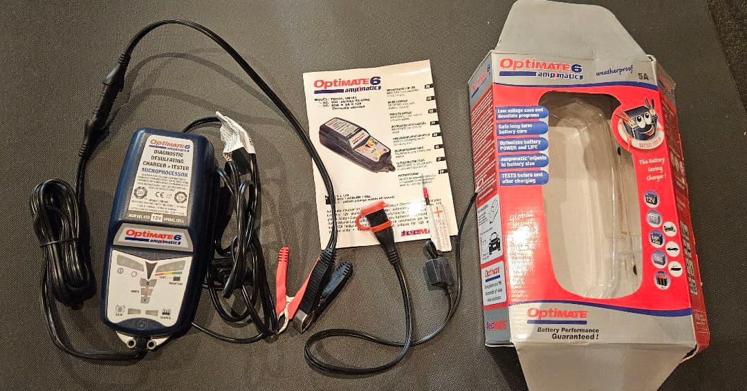 Optimate 6 バッテリー充電器 12V 5A