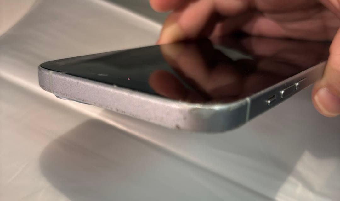 Apple iPhone 15プラス　ホワイト ジャンク　ひび割れあり