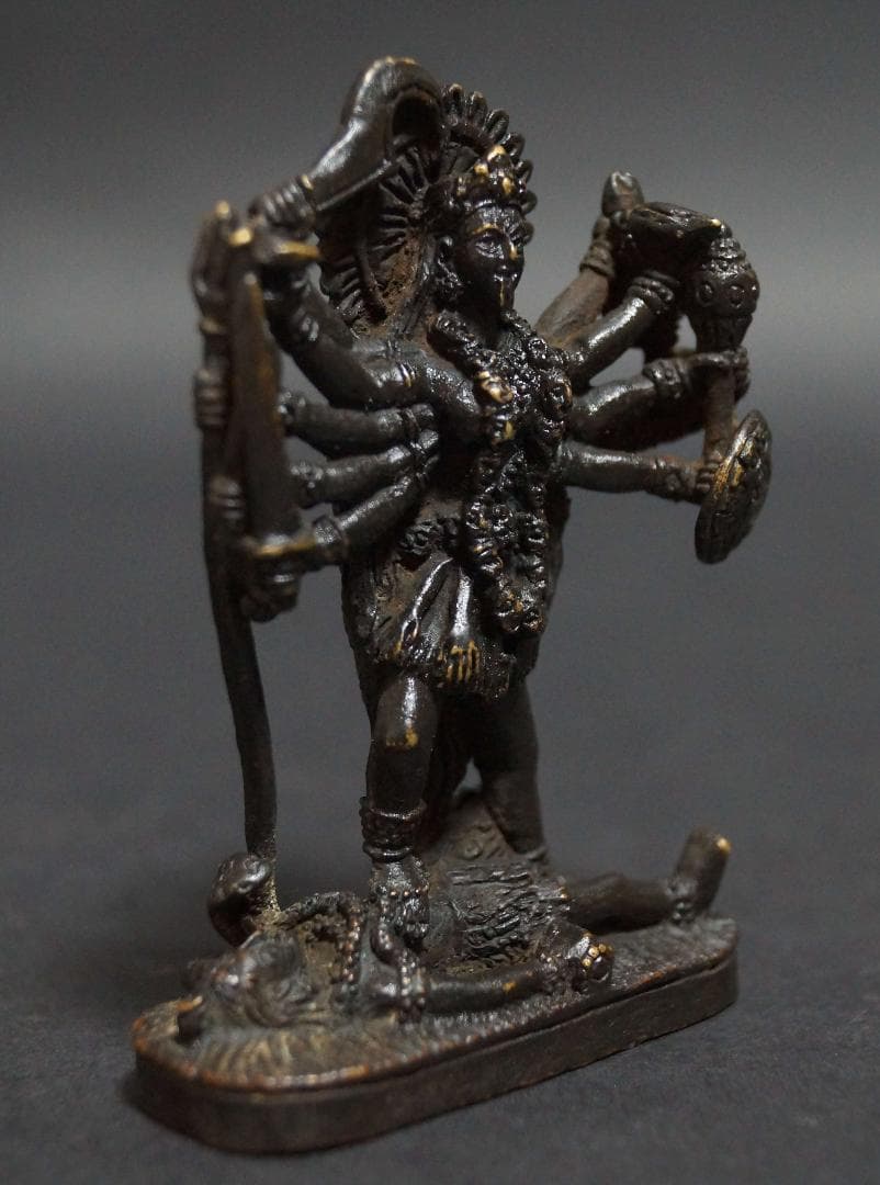 チベット 銅製金工細工『戦いの女神カーリー』 懐中仏 お守り仏 根付緒締玉提げ物