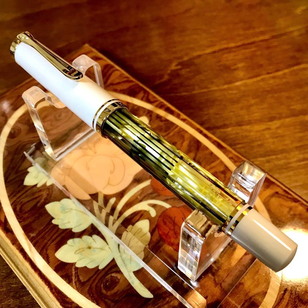 ☆ほぼ新品☆素晴らしいペリカン万年筆M400（Ｆ)ホワイトトータス