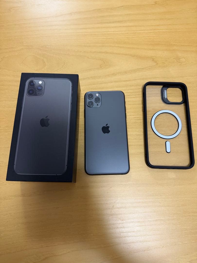 iPhone 11 pro max 256gb スペースグレー　simフリー