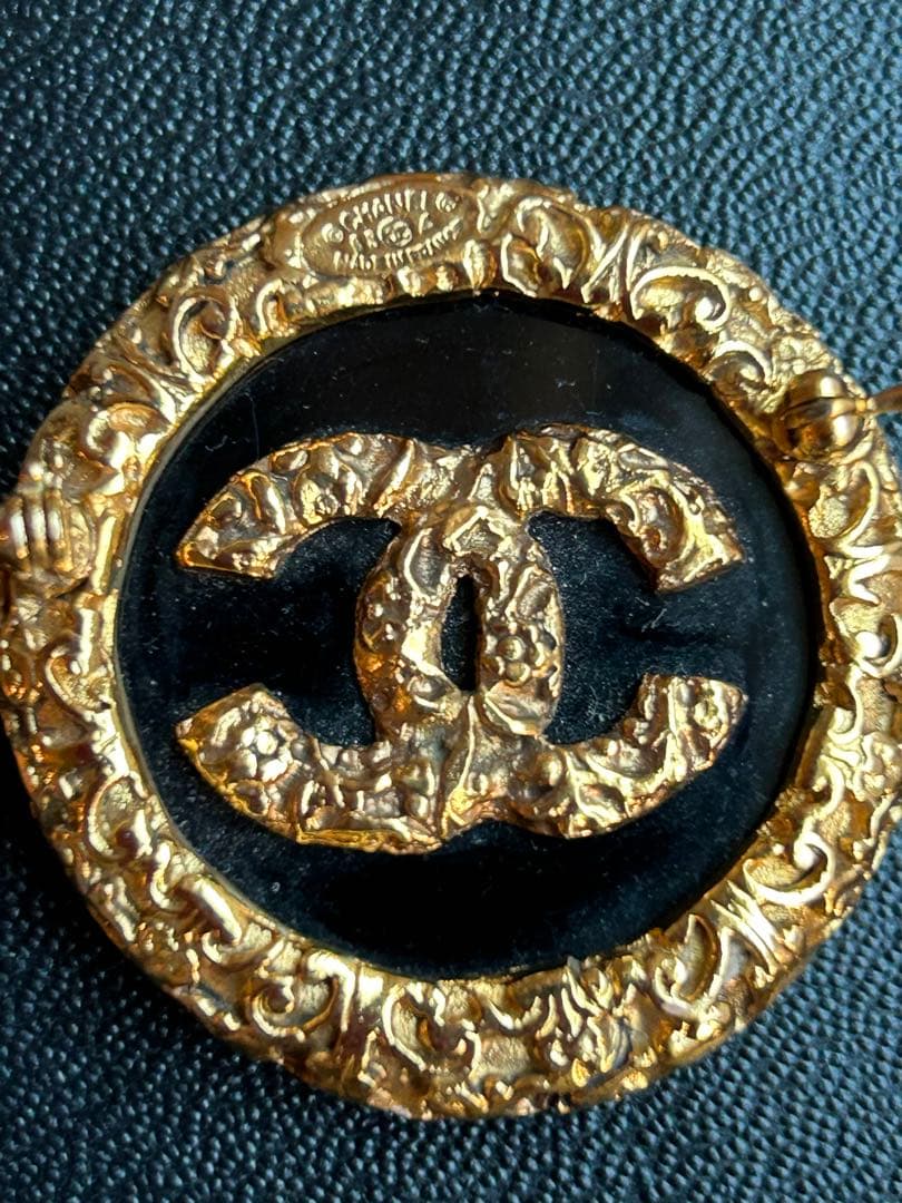 CHANELシャネル　超レア　ヴィンテージ　ブラック　溶岩ブローチ