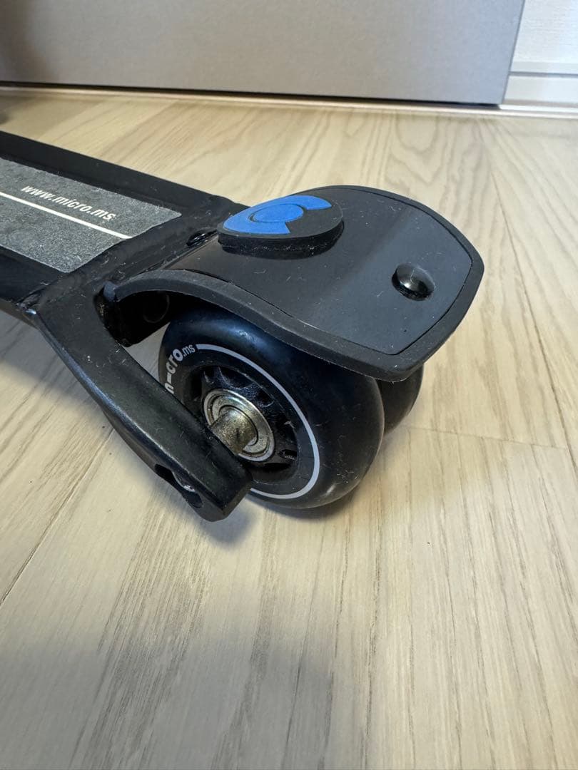 マイクロラゲッジ乗れるスーツケースキックボード マイクロスクーターキャリーケース