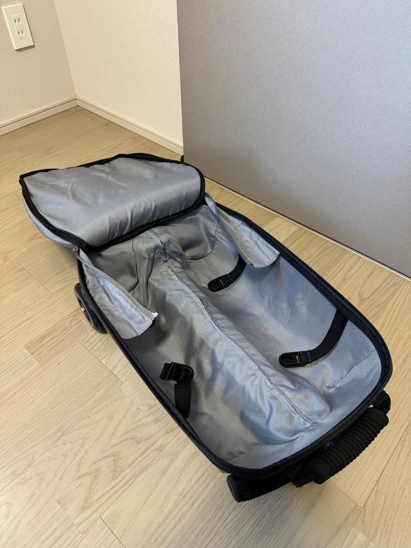 マイクロラゲッジ乗れるスーツケースキックボード マイクロスクーターキャリーケース