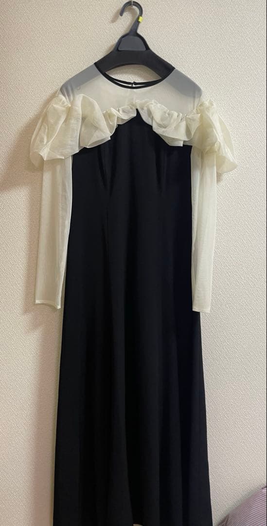 アンドレスト フリルフレアドレス ANDRESD