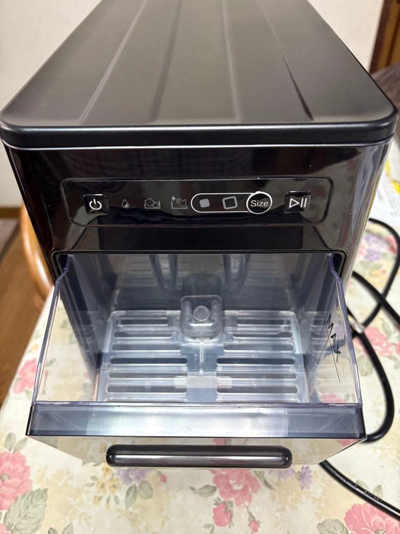 サンコー 超小型卓上製氷機 アイスゴロンSlim ブラック KGTSLMHBK