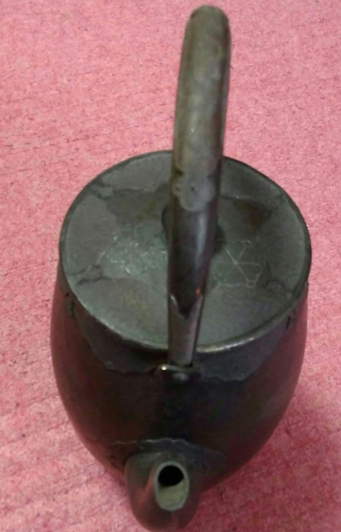 【素材不明】銅瓶 花模様 鉄瓶 銀瓶 錫瓶 やかん 水差し