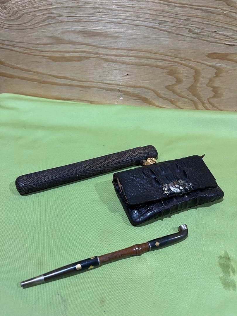 喫煙具　当時物　クロコダイル　煙管入れ　煙管　金銀装飾