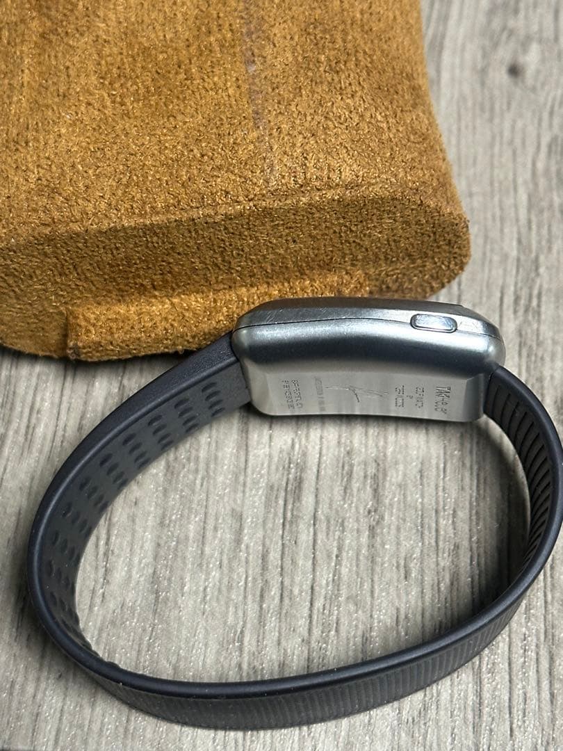 タグホイヤー (TAG HEUER) 限定版タイガーウッズ時計