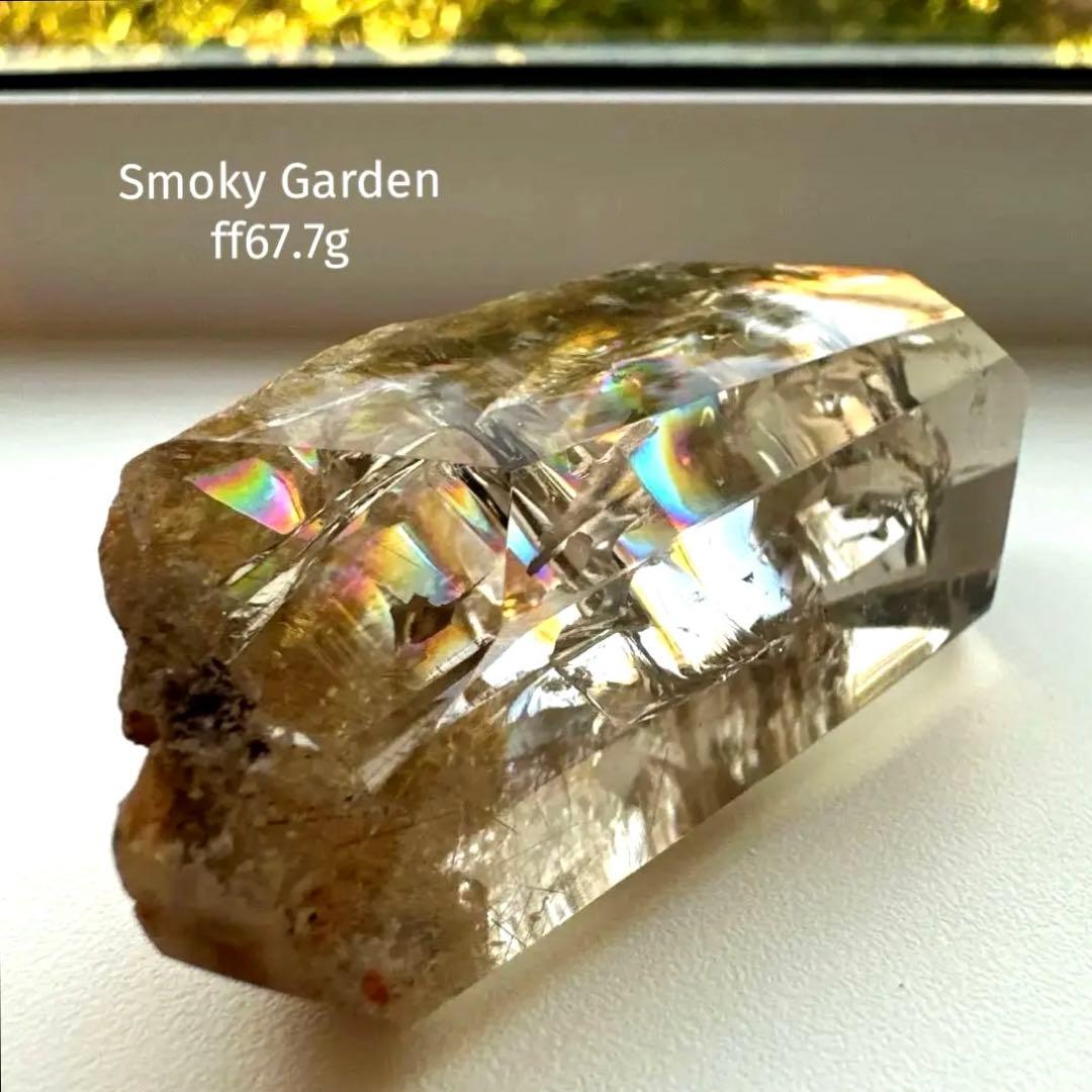 虹美　ルチル　スモーキー　ガーデン　母岩つき　フリーフォーム　67.7g