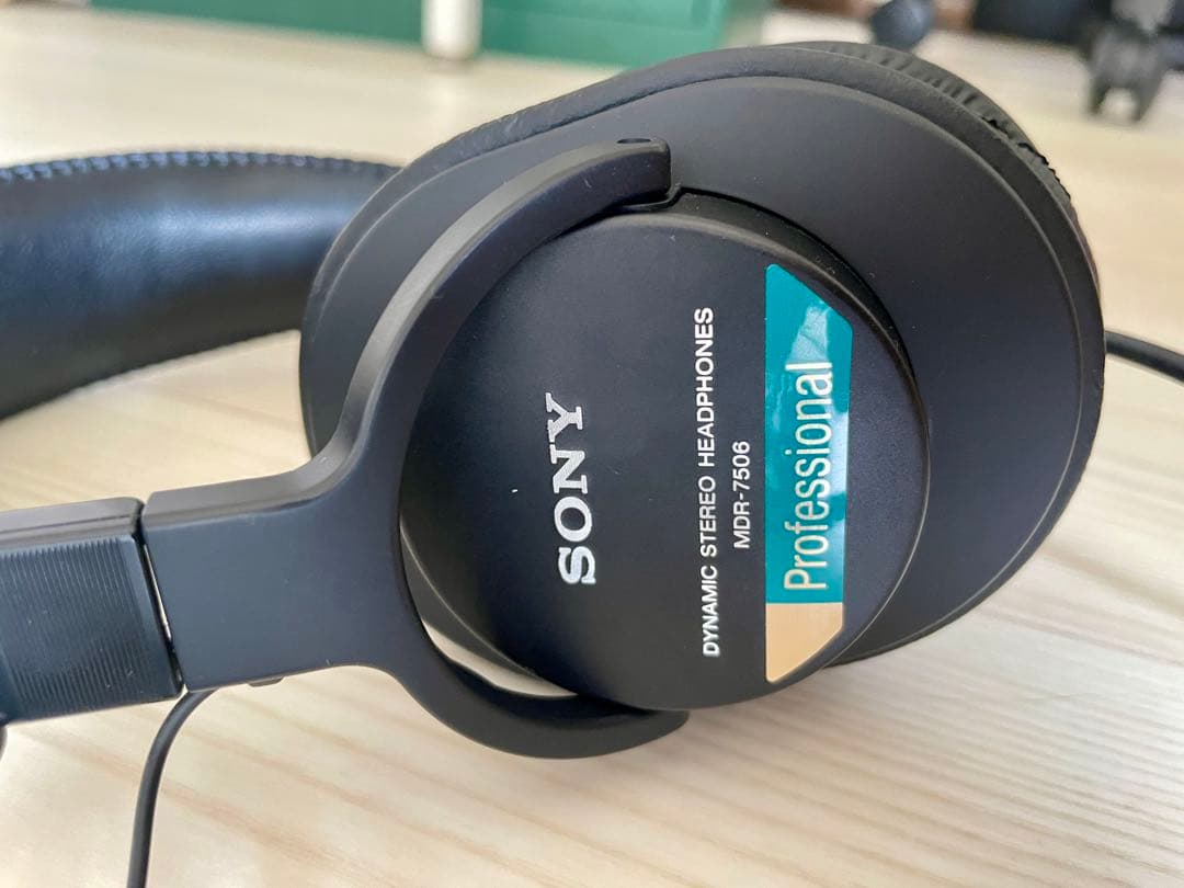 ソニー SONY MDR-7506 折りたたみ式モニターヘッドホン