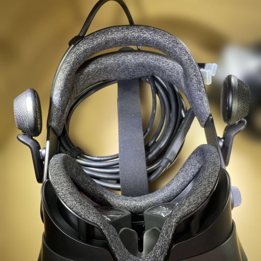 未使用に近い　VALVE INDEX VRヘッドセットと付属ケーブル