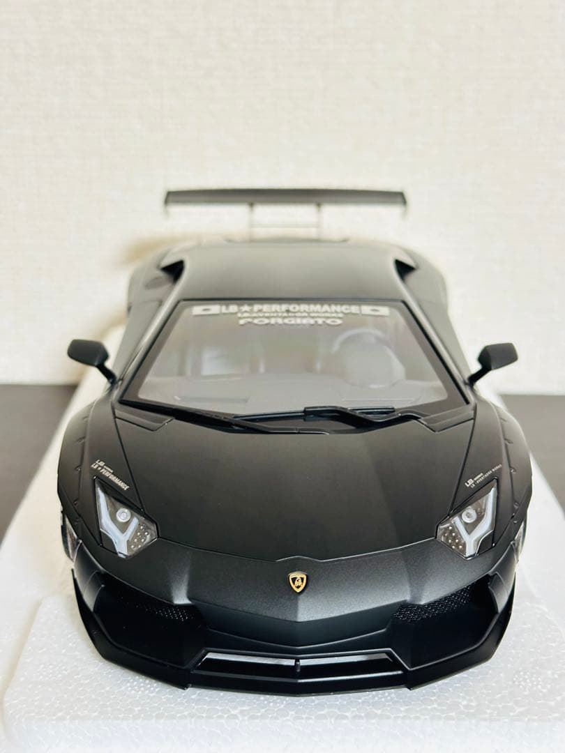 ランボルギーニ アヴェンタドールLBマットブラック