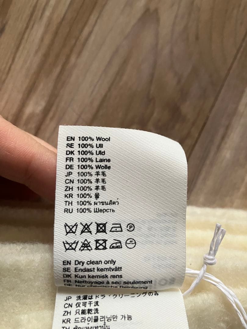 プレゼントにも！新品タグ付きAcne Studios アイボリー マフラー☆