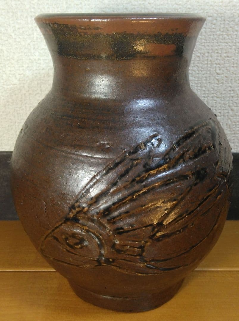 人間国宝 金城次郎 壷屋焼 黒花瓶 栞 共箱 美品完品 魚紋2 大珍品 希少品