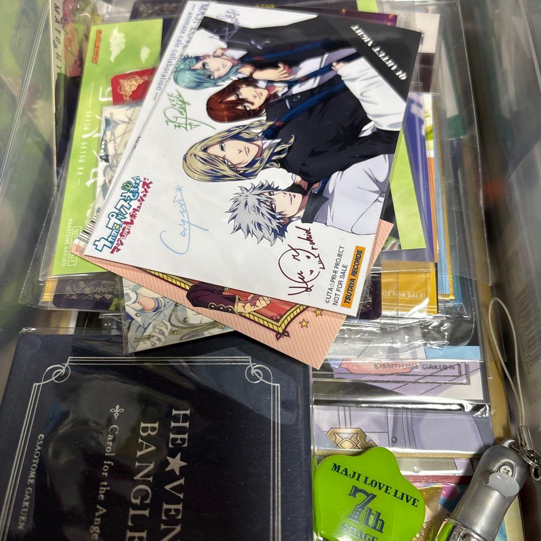 ジャンルごちゃまぜ　まとめ売り　約500点ほど　缶バッジ　鬼滅　うたプリ