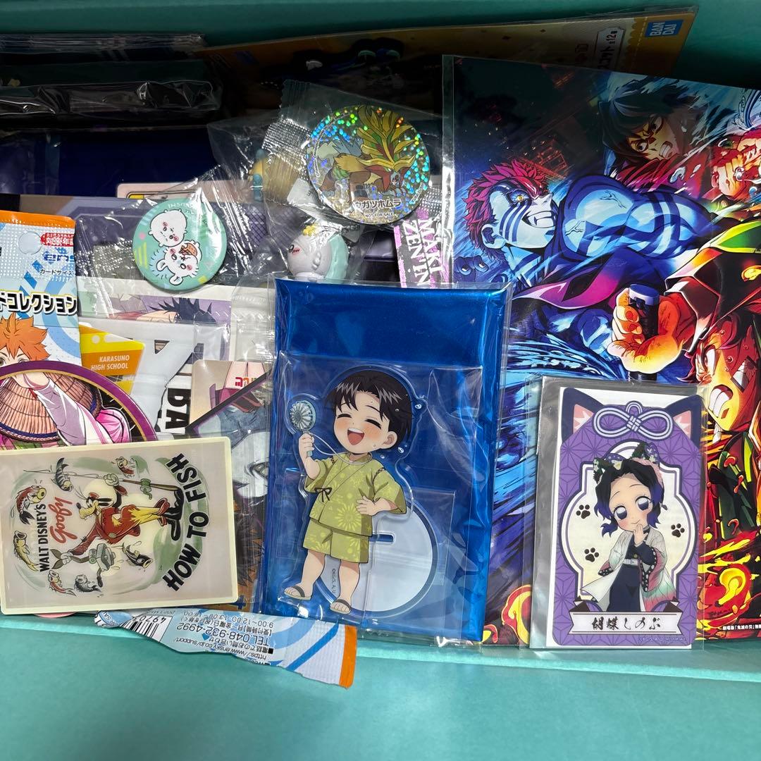 ジャンルごちゃまぜ　まとめ売り　約500点ほど　缶バッジ　鬼滅　うたプリ