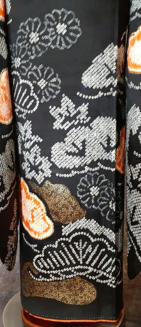 【総絞り振袖】人気の黒 格式高い黒の総絞り金駒刺繍 黒地梅刺繍 袋帯フルセット
