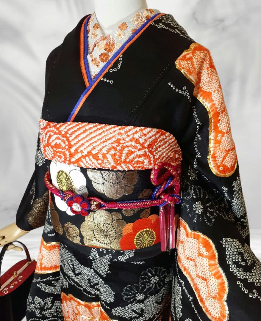 【総絞り振袖】人気の黒 格式高い黒の総絞り金駒刺繍 黒地梅刺繍 袋帯フルセット