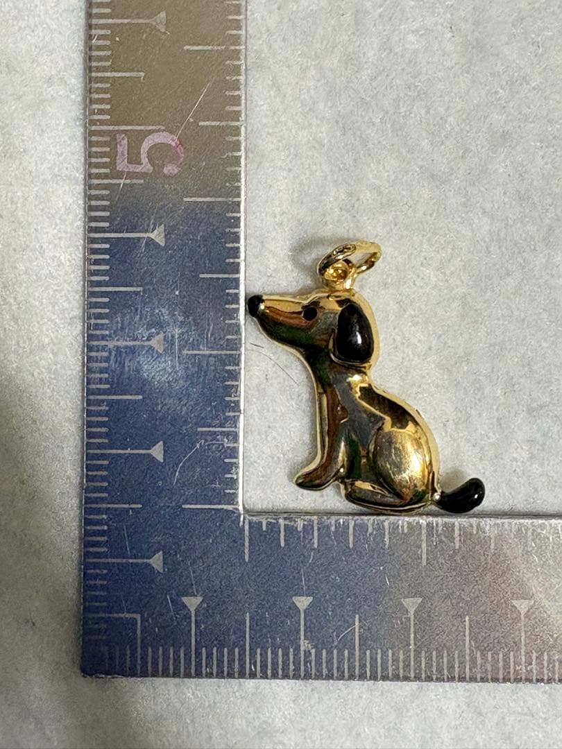 750 (K18) UNOAERRE 犬モチーフ　ペンダントトップ