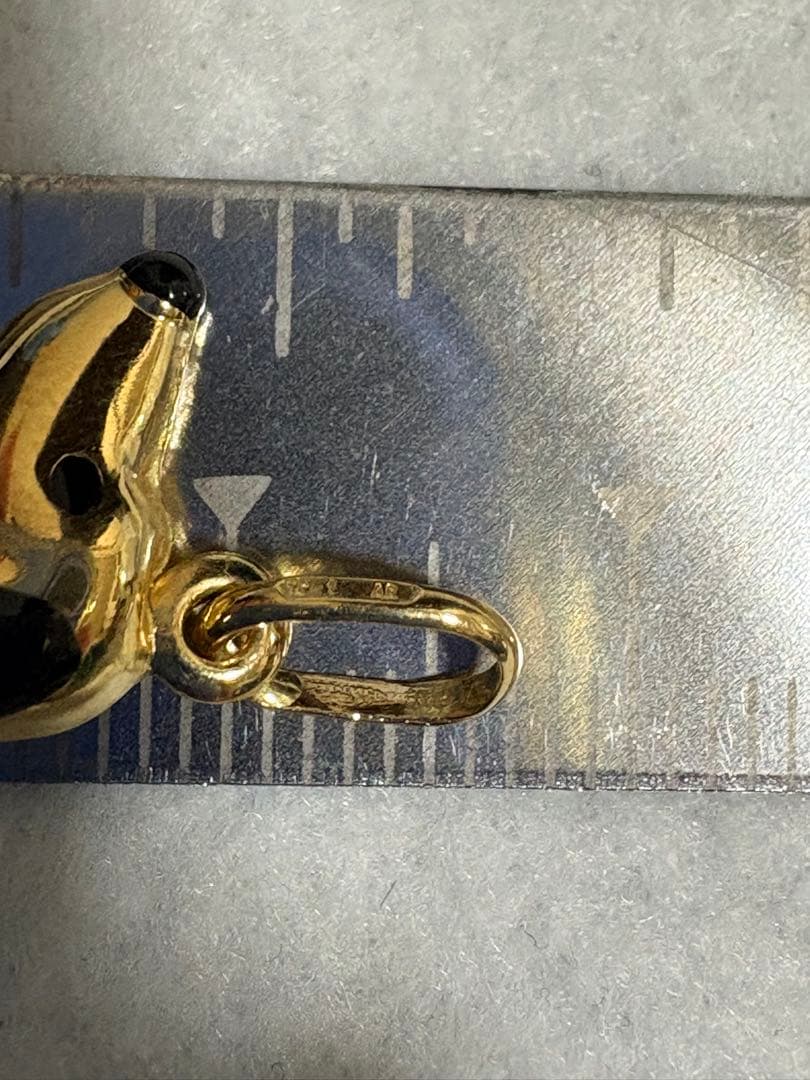 750 (K18) UNOAERRE 犬モチーフ　ペンダントトップ