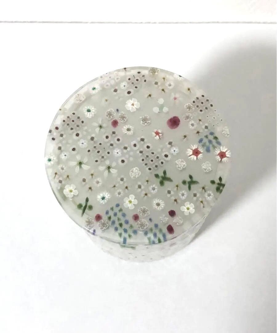 江波冨士子さん 『花の庭』蓋物