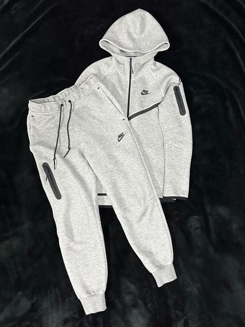 NIKE テックフリース S グレー