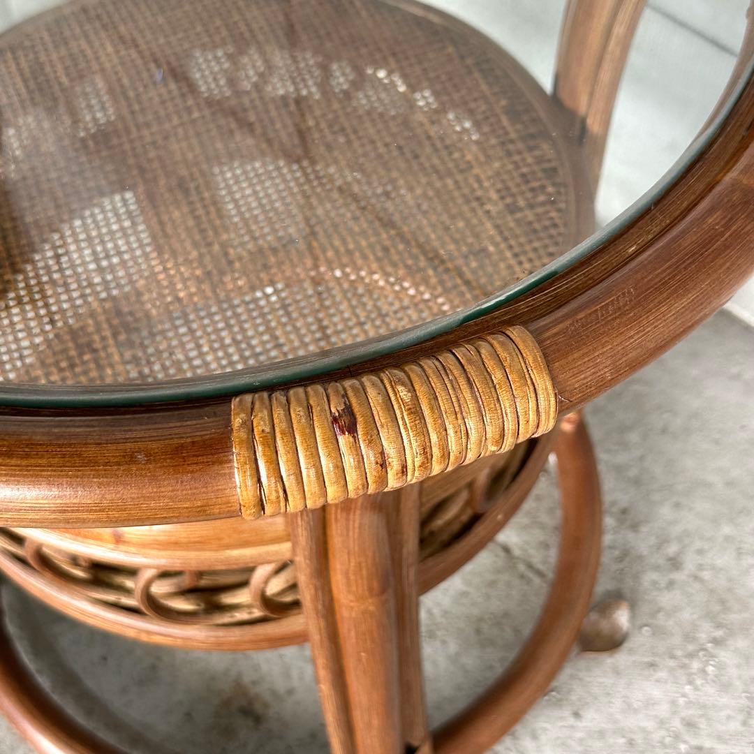 ⭐️即決価格⭐️ラタンサイドテーブル　丸型ガラステーブル　藤　天板49cm