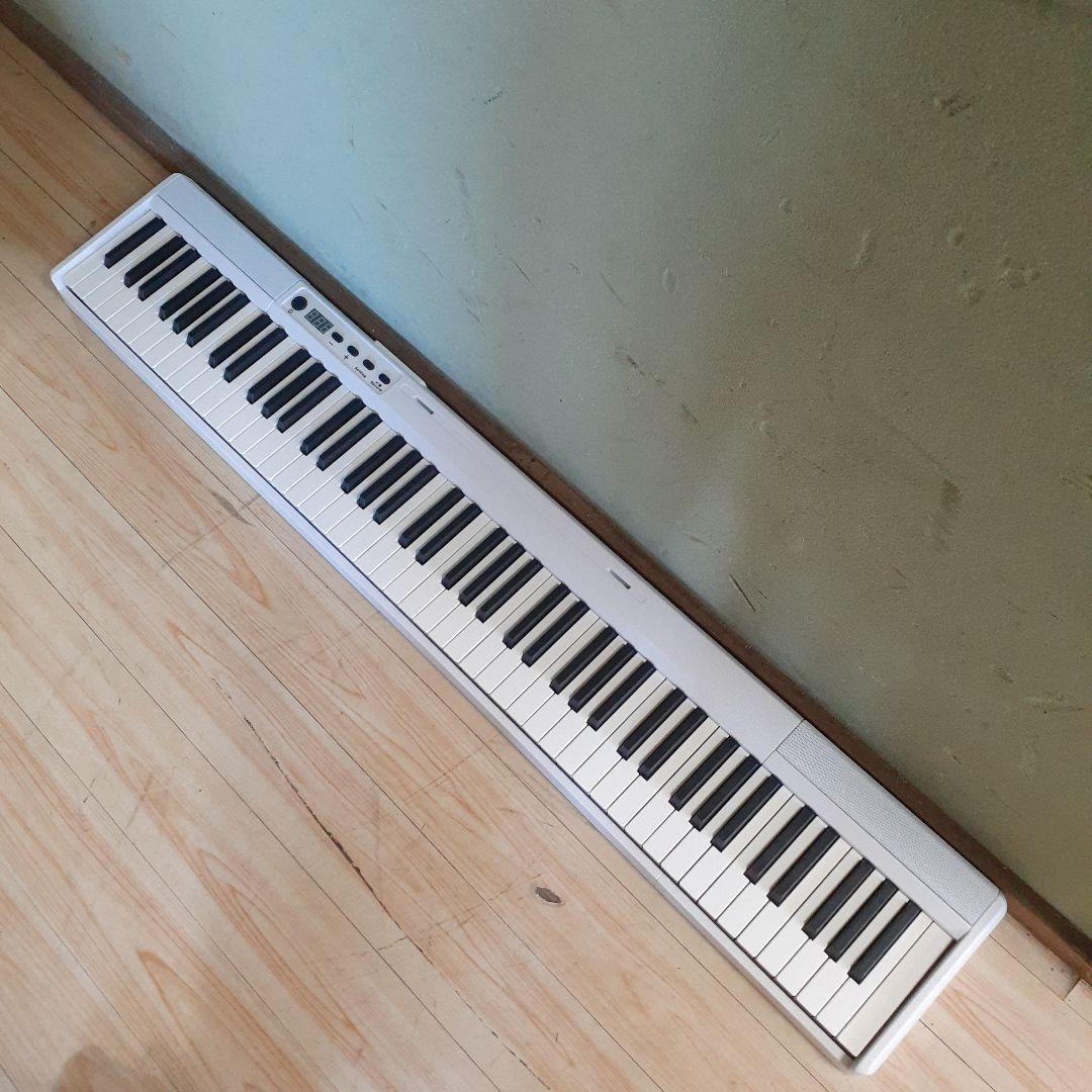 電子ピアノ　88鍵盤　ホワイト　充電式　充電器なし