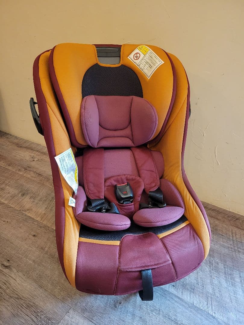 Combiコンビ マルゴットS チャイルドシート新生児～7歳頃まで ローマレッド