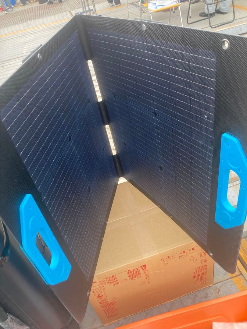 ANKER 折りたたみ式ソーラーパネル