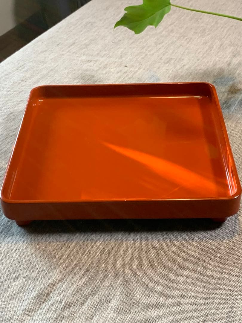 朱塗り 角膳 二枚セット（30cm角 × 高さ5cm）稀にみる美品