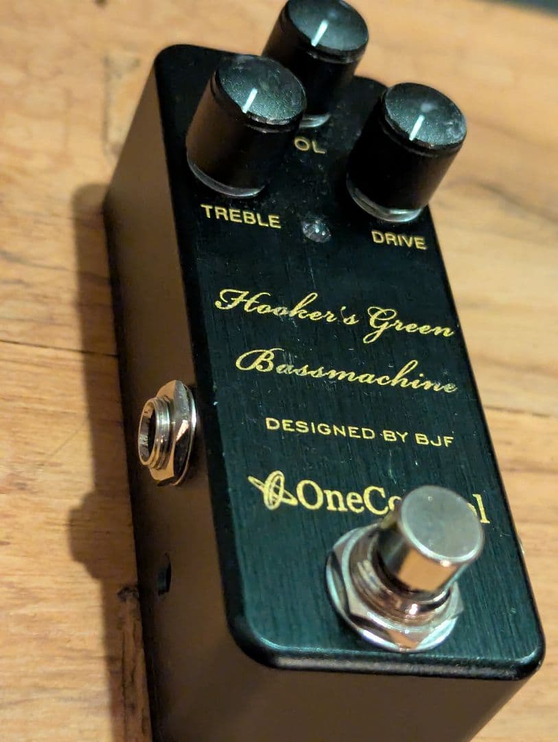 ベース One Control Hooker's Green Bass Machine