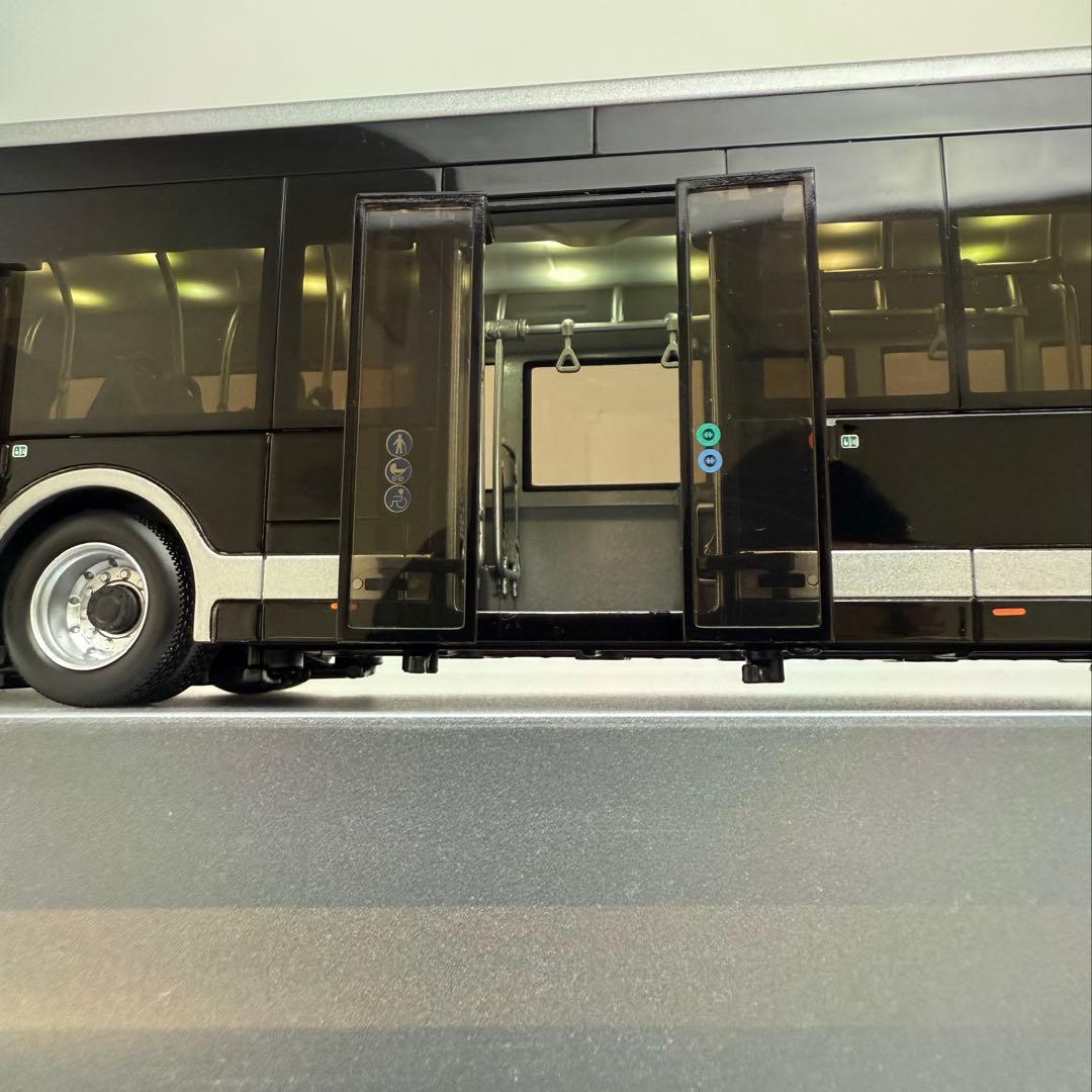 YUTONGバスモデルU12海外版ダイヤモンドモデル1:42バス純電気バスモデル