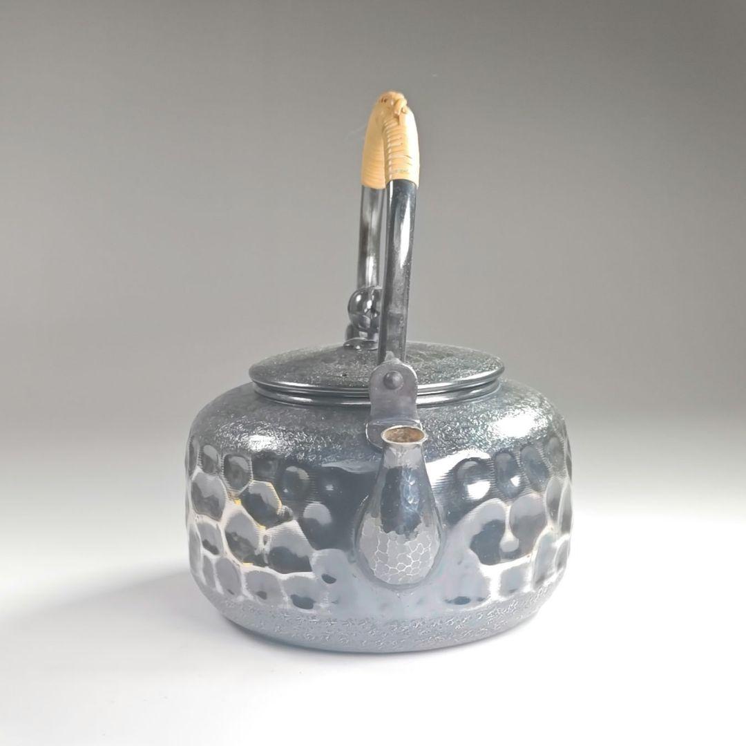 ウ302 急須『秀峯堂造　燻銀　いぶし銀　ひしぎ形　水注　薬缶』茶道具　銅製