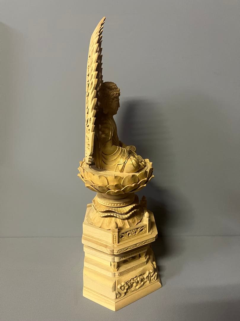 柘植　木彫　座釈迦　六角台座付　唐草光背　金泥書　アクリルケース付　27