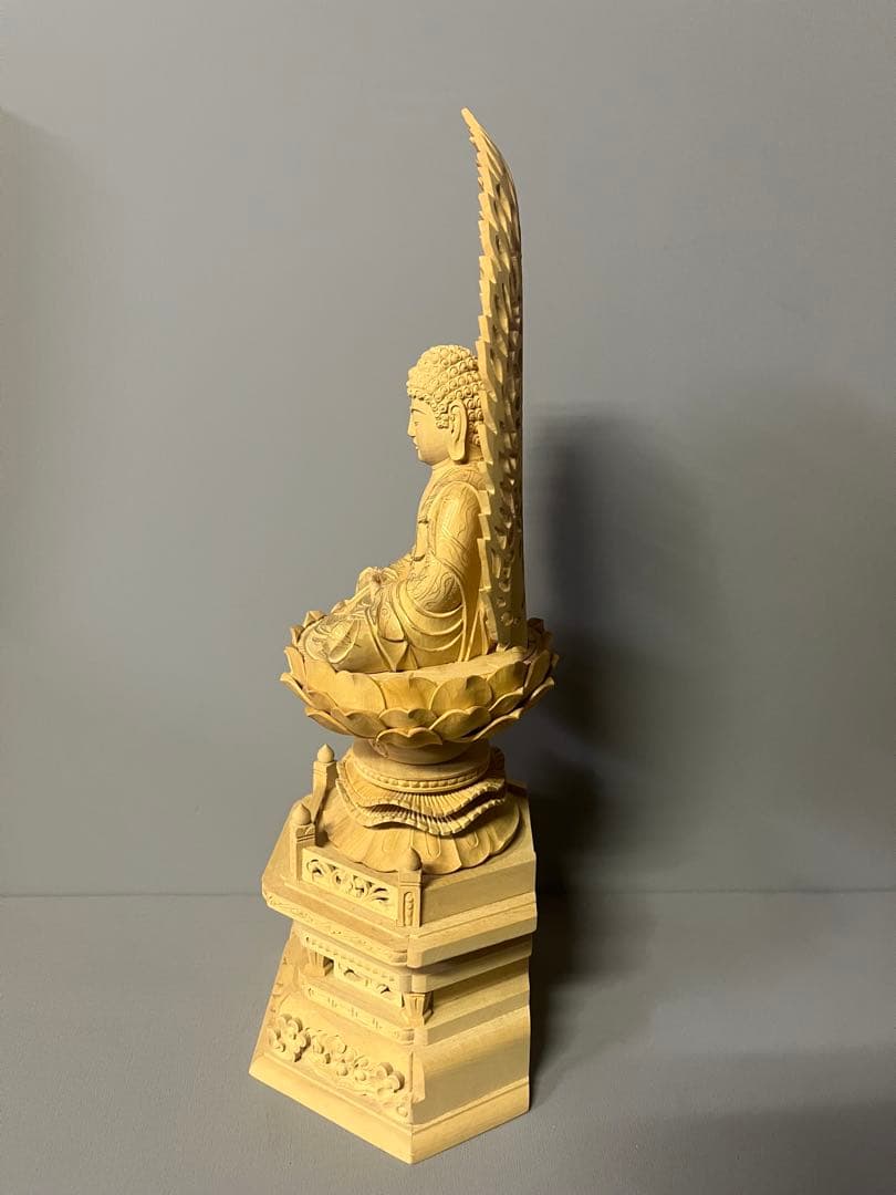 柘植　木彫　座釈迦　六角台座付　唐草光背　金泥書　アクリルケース付　27