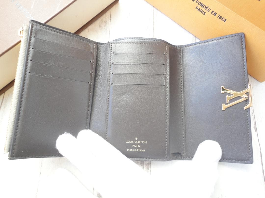 超美品★超希少★ルイ・ヴィトン【ポルトフォイユ・カプシーヌ コンパクト】C36