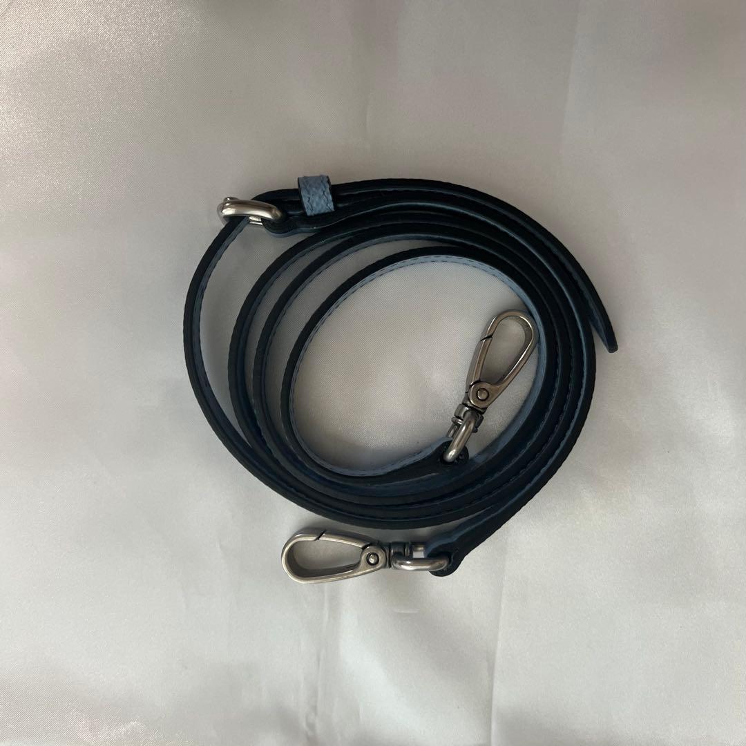 (ゆこ)PRADA ライトブルー ハンドバッグ ショルダーストラップ付き