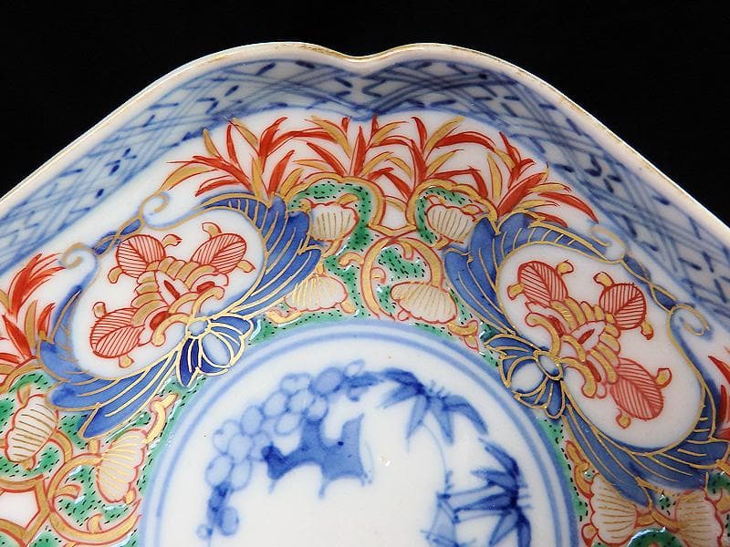 大聖寺伊万里　金襴手　松竹梅に草花紋の図　四方角皿 ５枚　C688AS-fbbi