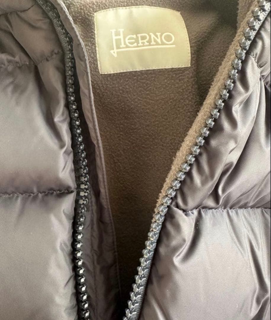 【レディースも着用可能】HERNOキッズ　14 A ダウンコート