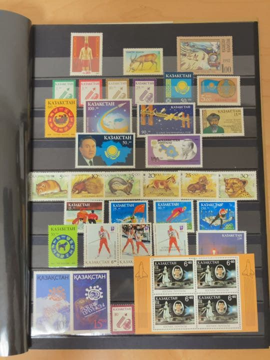 外国切手　カザフスタン　1999年(超レア・未使用・非売品・政府公式冊子)