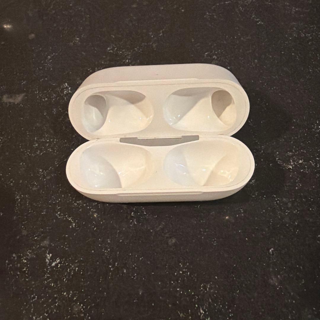 AirPods Pro (第2世代) 本体 Lightning