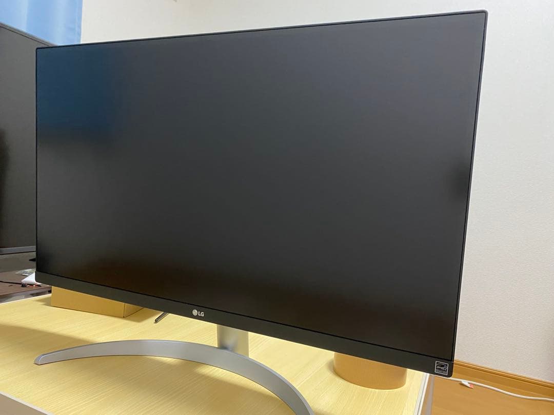 LG 27UP600-W 27インチディスプレイ