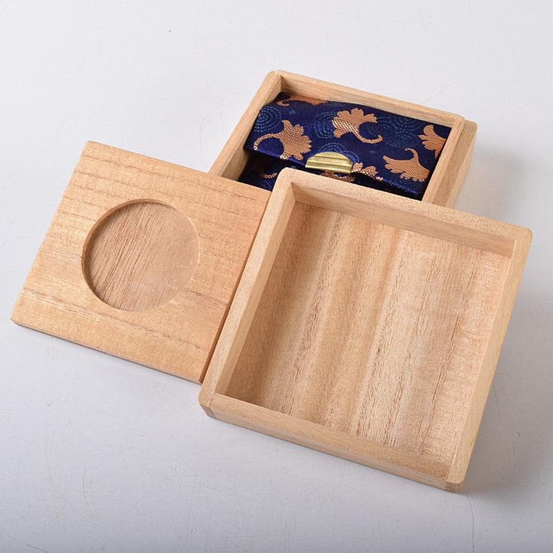 白檀製　釈迦如来・普賢菩薩・文殊菩薩刻　香合佛　仕覆付　共箱　V　R8423