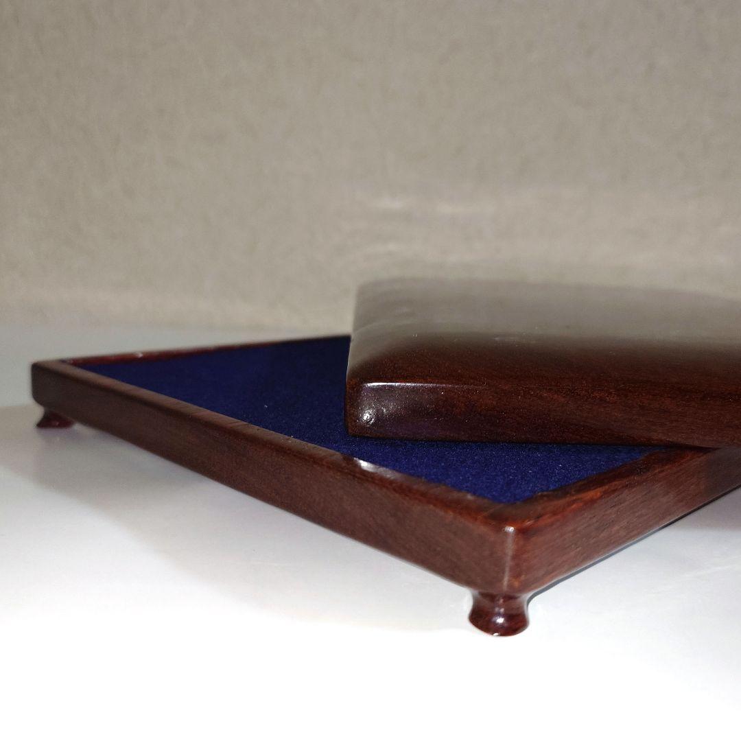 『緑端渓龍紋荷葉硯』 花梨天地蓋　大型約９寸約４㎏　緑端石　蓮紋硯