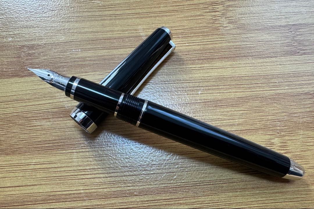 フ*ー様 PILOT 万年筆 エラボー 14Kゴールド 黒