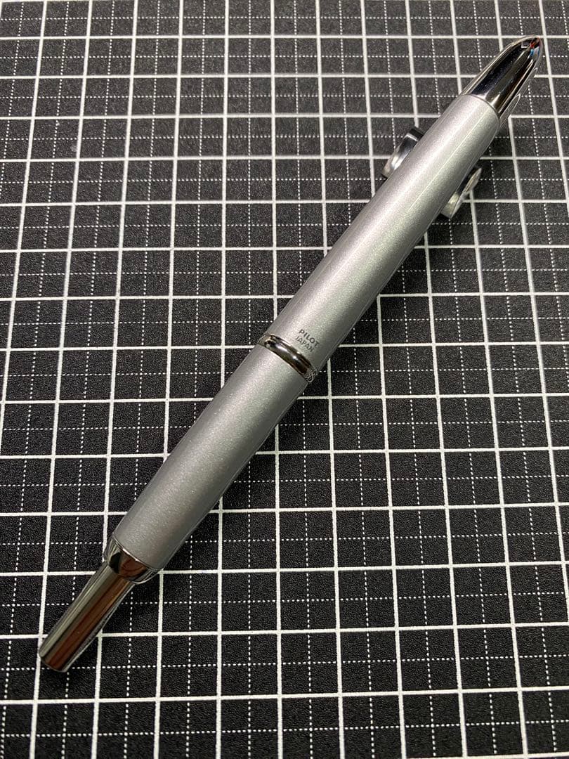 PILOT CAPLESS Silver ボールペン